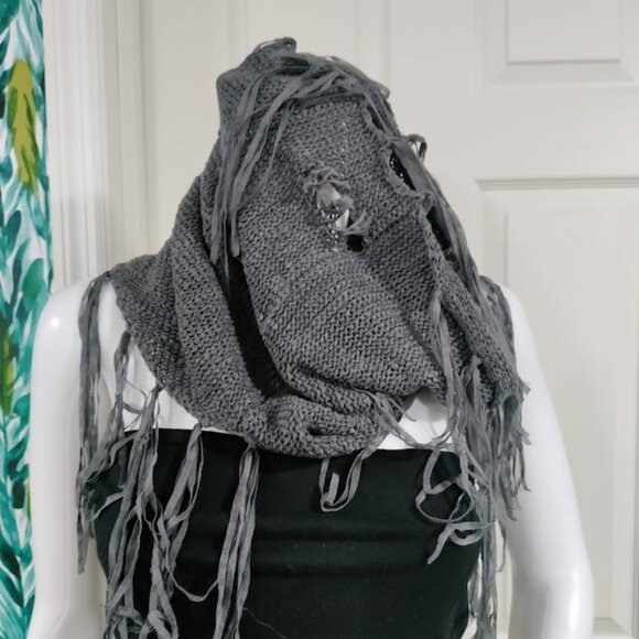 Staring at Stars by Urban Outfitters Knit Triangle Fringe Shawl Scarf Gray - Picture 7 of 11
